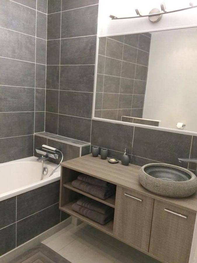 Location de vacances pour 3 personnes, avec jardin ainsi que vue et piscine, animaux acceptés à Ambillou - 4