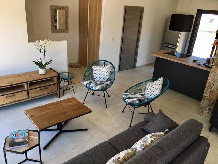 Location de vacances pour 8 personnes, avec jardin et vue à Palasca