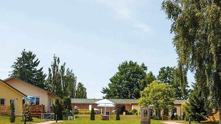 Ferienwohnung für 3 Personen, mit Terrasse und Pool sowie Sauna in Plau am See