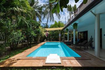 Gîte pour 6 personnes, avec vue ainsi que piscine et terrasse dans Ban Bang Po