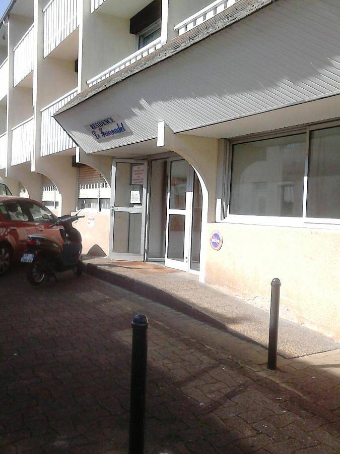 Appartement entier, Studio avec vue sur la ville terrasse amenagee et wifi a Dax in Dax, Région de Dax