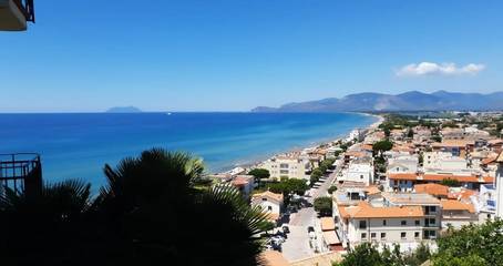 Ferienwohnung für 4 Personen, mit Ausblick und Garten in Sperlonga