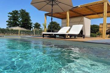 Gîte pour 4 personnes, avec jardin et piscine ainsi que jacuzzi et terrasse à Saint-Christoly-Médoc