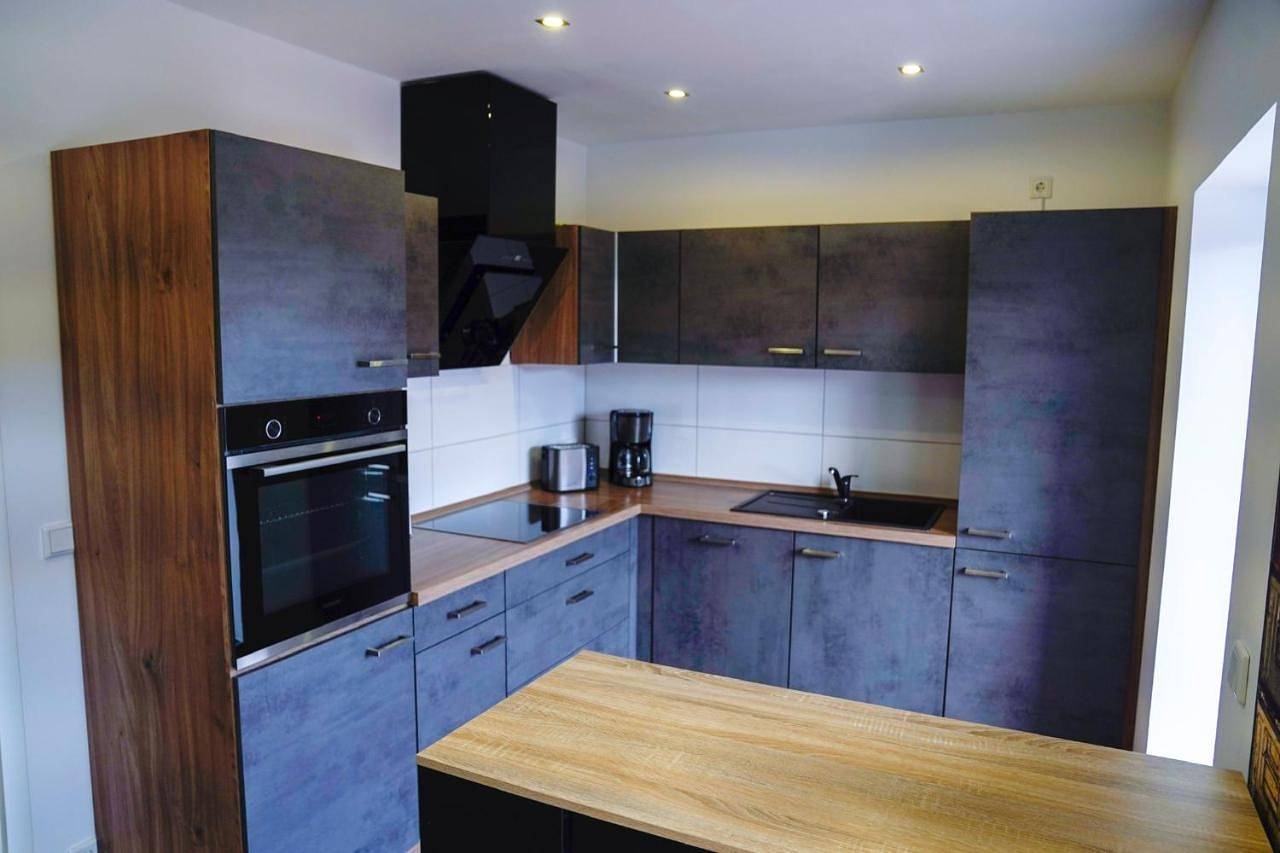 Ganze Wohnung, Ht Appartement Nr 2 in Bitterfeld, Bitterfeld-Wolfen