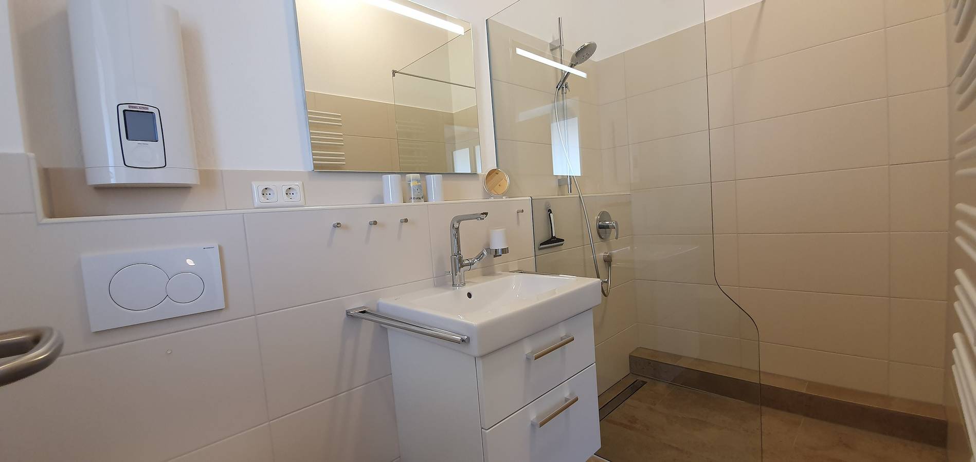 Ganze Ferienwohnung, Ferienwohnungen Chiemsee - Ferienwohnung Hochplatte, 1. Stock, für bis zu 4 Pers., 48 qm in Grabenstätt, Chiemsee