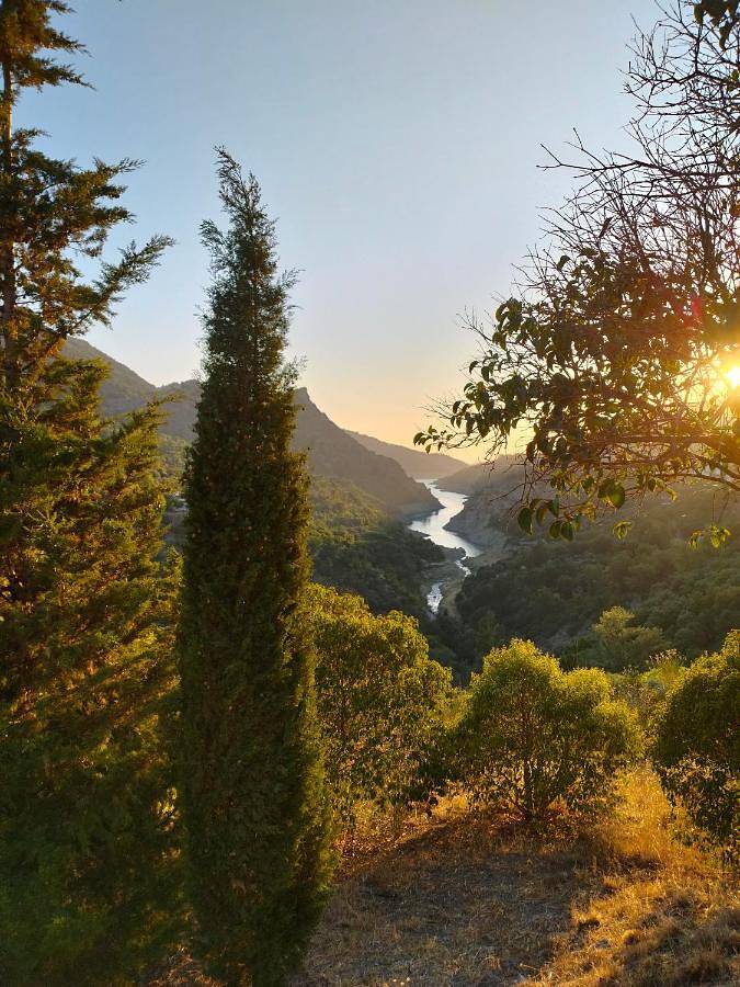 Apartamento para 2 personas, con jardín y piscina además de vistas y terraza, Se admiten mascotas en Güejar Sierra