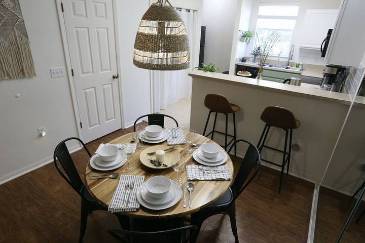 Vacation rental for 9 people, with pool and yard in Gainesville