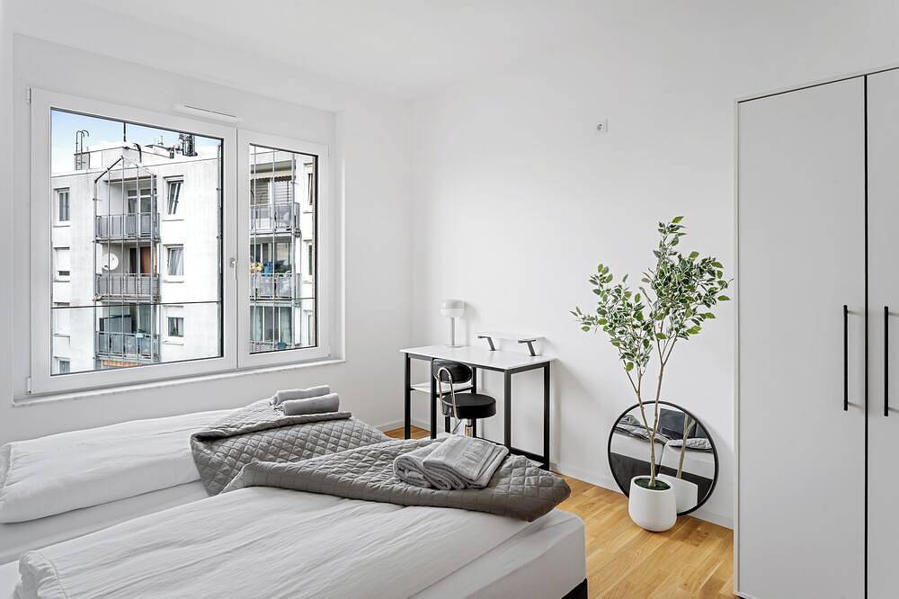 Ganze Wohnung, Wunderschöne 3-Zimmer Wohnung Etro I Mercedes I Balkon I Familie I Ac möglich in Böblingen, Stuttgart Region