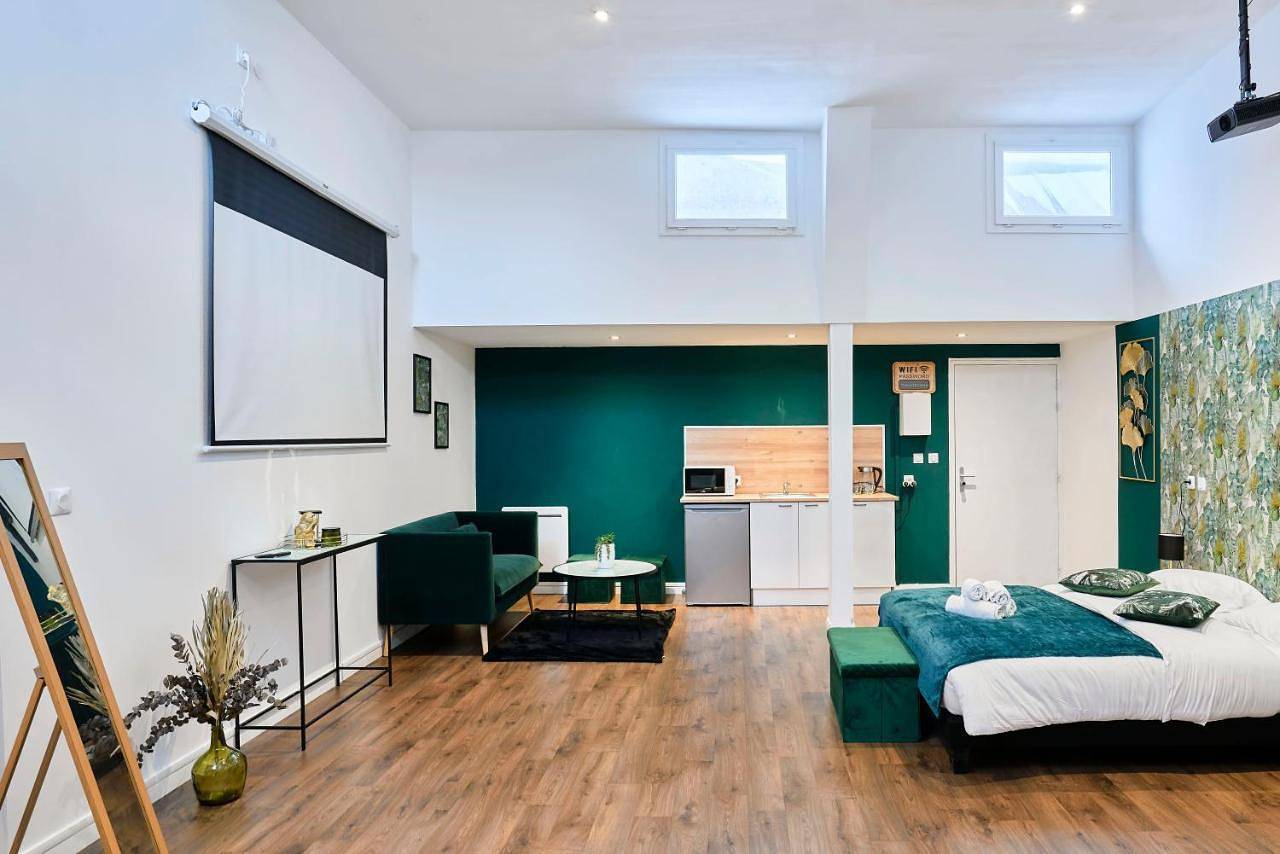 Appartement entier, Ng Prestige - Nain I Suite Spa Privatif Premium I Jacuzzi - Sauna - Netflix - Projecteur in Roubaix, Région de Lille