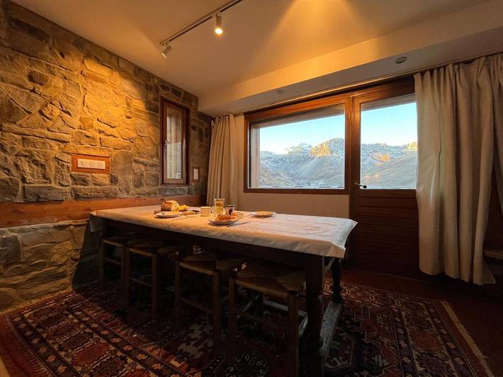 Gîte pour 7 personnes, avec bassin pour enfant ainsi que terrasse et vue dans Office De Tourisme De Tignes Le Lac - 4