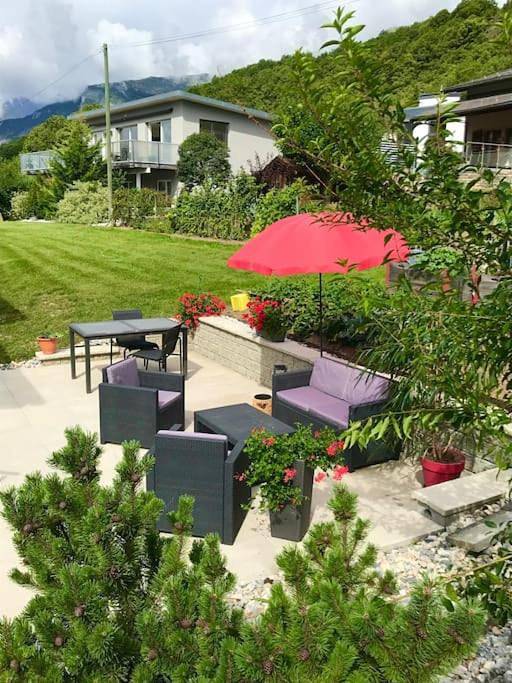 Ferienwohnung für 4 Personen, mit Balkon und Terrasse sowie Ausblick in Savièse