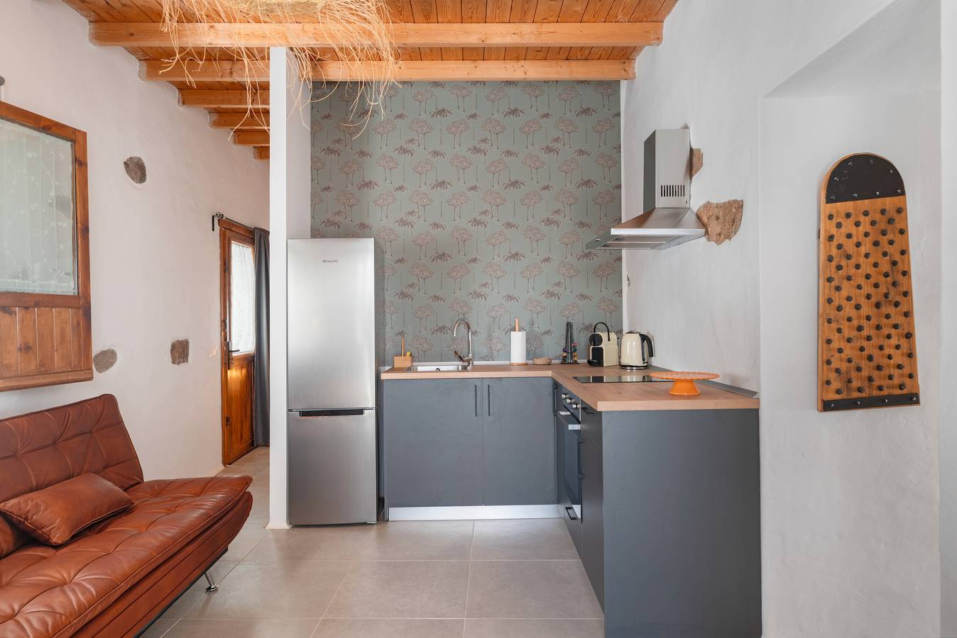 Ganze Wohnung, Ferienwohnung 'Haría' mit Bergblick, Gemeinschaftspool und Wlan in Tabayesco, Haría