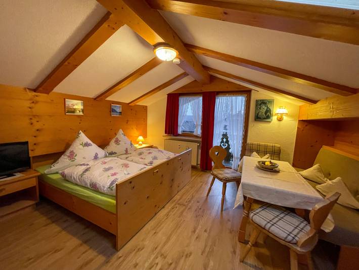 Ferienwohnung für 2 Personen, mit Balkon und Garten in Farchant - 2