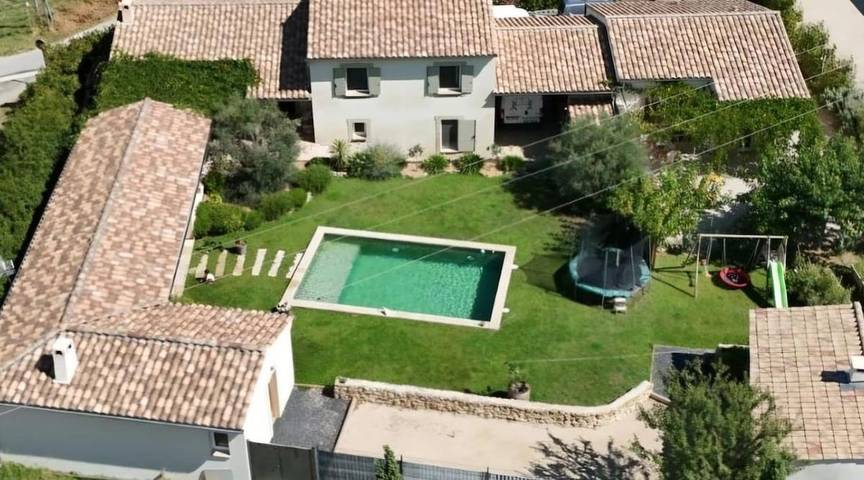Location de vacances pour 6 personnes, avec piscine ainsi que jardin et vue à Blauvac - 2