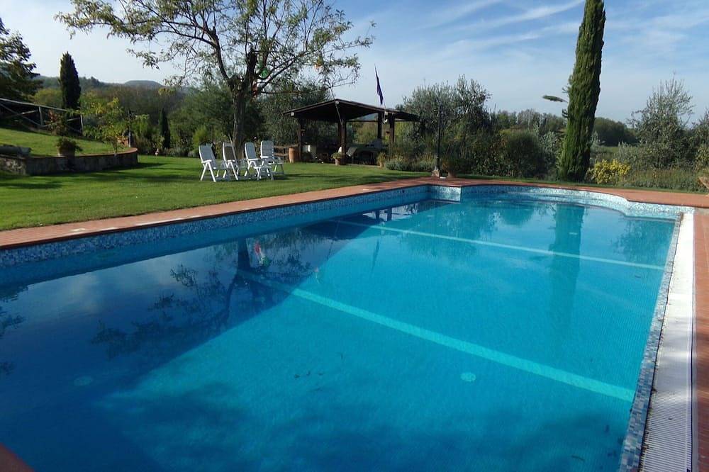 Estupenda casa de vacaciones  con piscina privada, WIFI, A/C, TV, patio y mascotas permitida in Cavriglia, Chianti