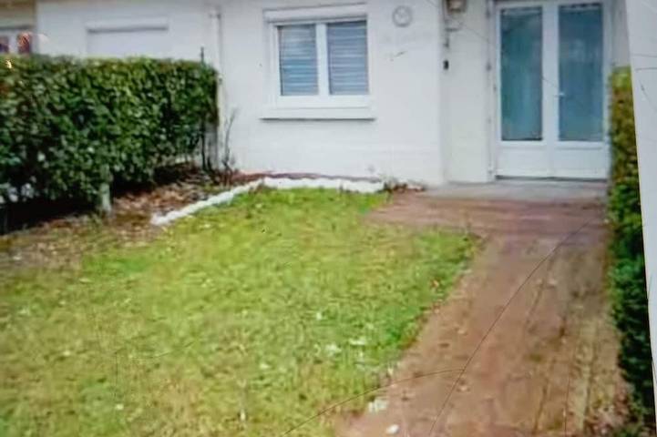 Appartement entier, Appartement avec jardin à 50 m des plages du débarquement in Bernières-sur-Mer, Région de Caen