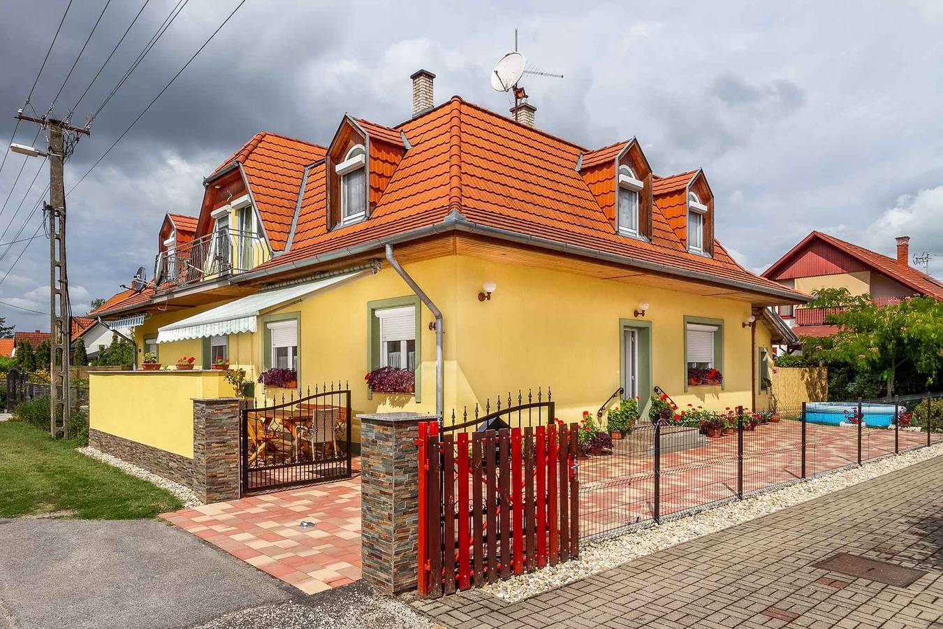 Ferienhaus in einer ruige Lage mit Klimaanlage und Internet in Balatonmariafürdö, Plattensee Südufer