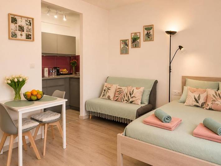 Gîte pour 3 personnes, avec terrasse, animaux acceptés dans Plage Fabron Bambou Nice - 4