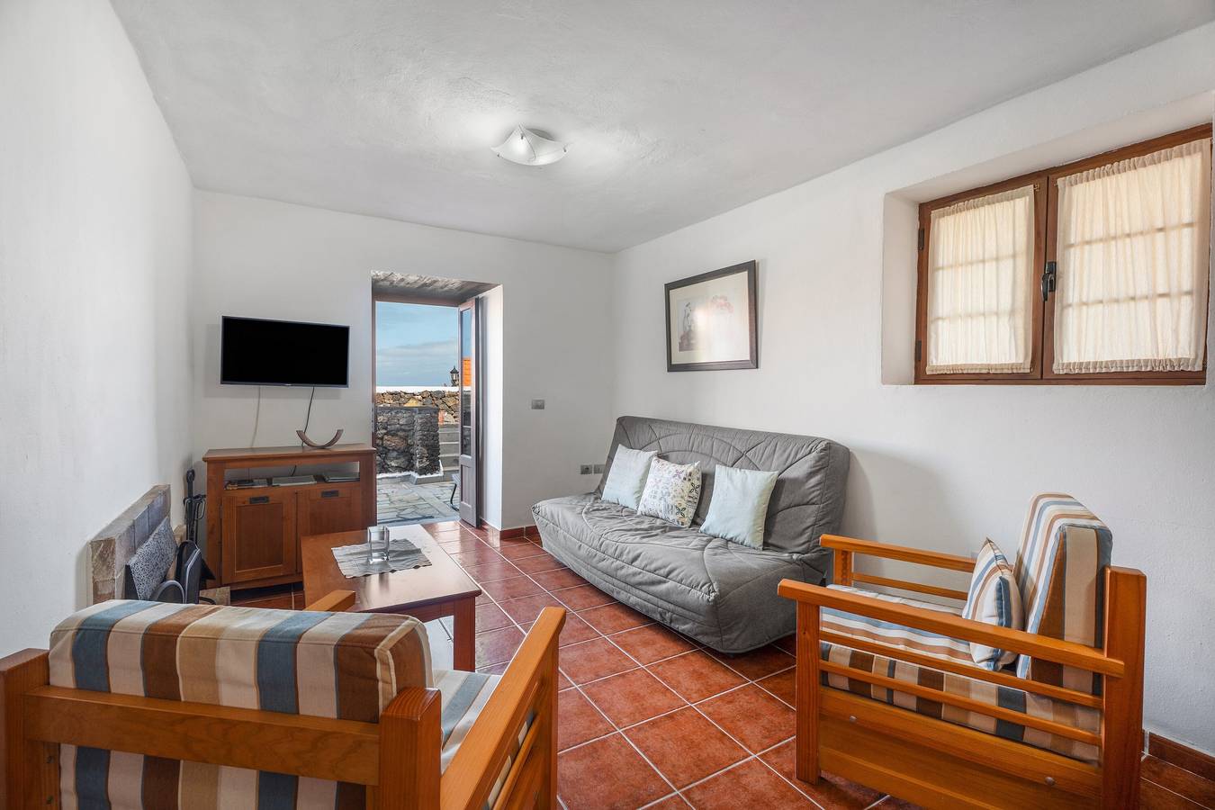 Apartamento El Peral en 'Casa Rural Los Perales' con vistas al mar, terraza compartida y Wi-Fi in El Mocanal, Valverde