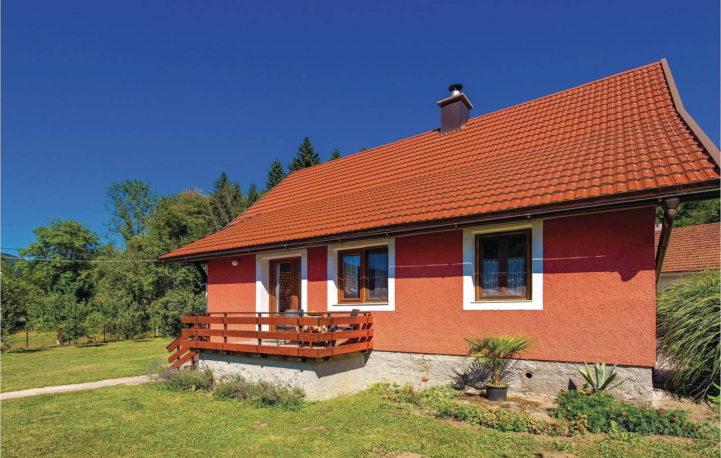 Gemütliche 100 m² große Ferienwohnung mit Terrasse in der Nähe von Brod na Kupi und dem Fluss Kupica in Delnice, Primorje-Gorski Kotar