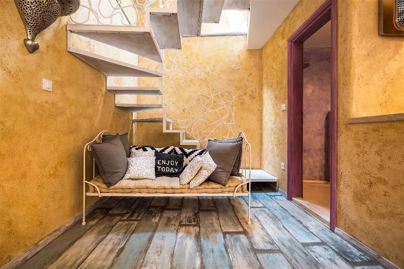 Ganze Wohnung, Schön eingerichtete Casablanca-Suite mit Terrasse, Wlan, Sauna und Fahrrädern ... in Veli Losinj, Lošinj