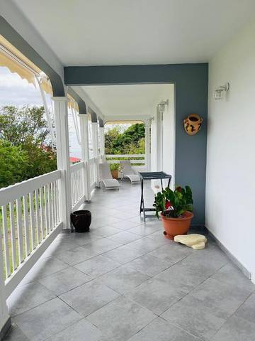Gîte pour 2 personnes, avec jardin et vue dans Plage de Malendure