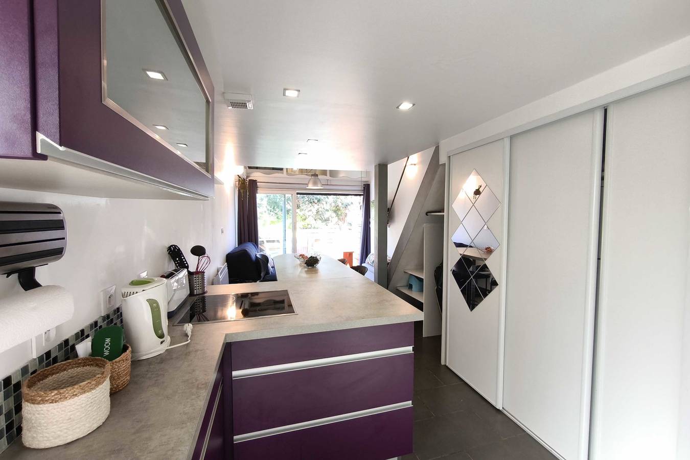 Apartamento entero, Bright apartment with terrace near the beach in Tiuccia, Calcatoggio