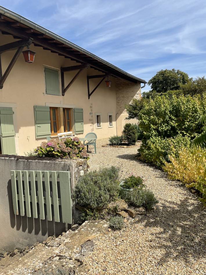 Gîte pour 4 personnes dans La Vineuse sur Fregande - 2