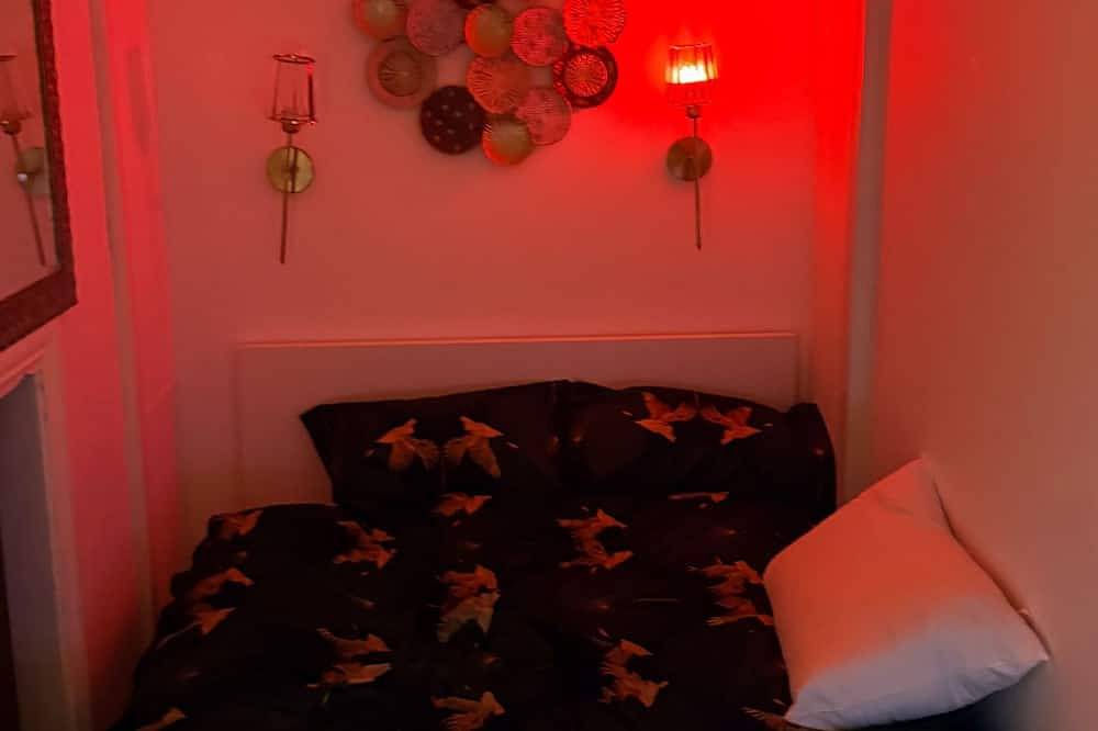 House Sleeps 2 with Parking in Borough londonien de Croydon, Londres