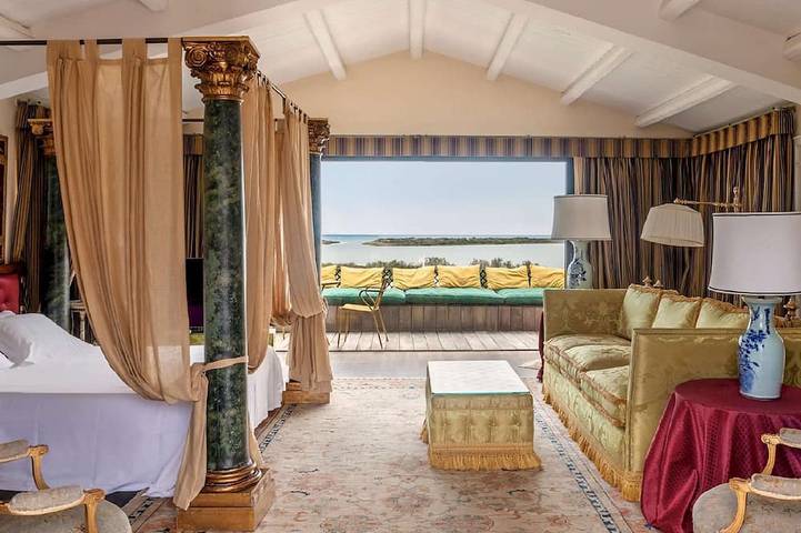 Stunning 7Br Villa in Noto with Sea View in Roveto, Noto e dintorni
