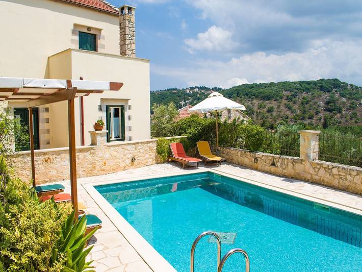 Ferienhaus für 5 Personen, mit Balkon und Garten sowie Pool