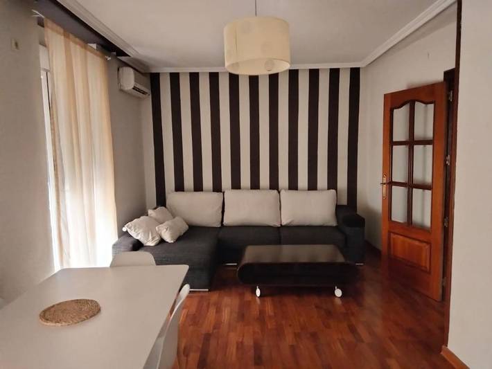 Gîte pour 4 personnes, avec Balcon à Linares