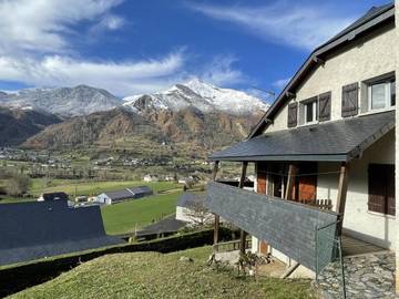 Gîte pour 6 personnes, avec terrasse à Béost