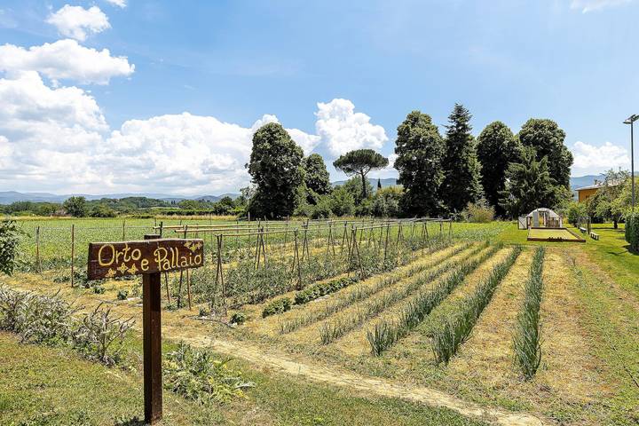 Quadruple Room Claudia: Space and Comfort in the Heart of Mugello in Borgo San Lorenzo (Municipality), Florence Province