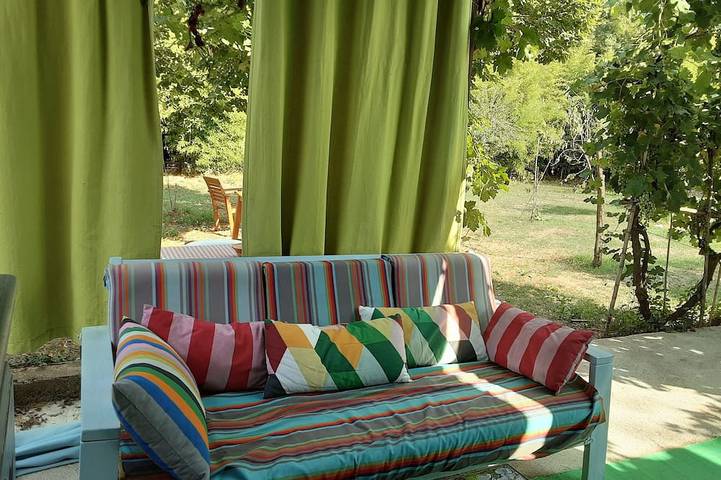 Location de vacances pour 2 personnes, avec jardin à Barjols