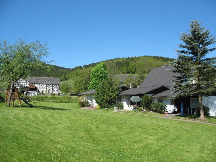 Hütte für 4 Personen, mit Balkon/Terrasse und Garten in Nordrhein-Westfalen