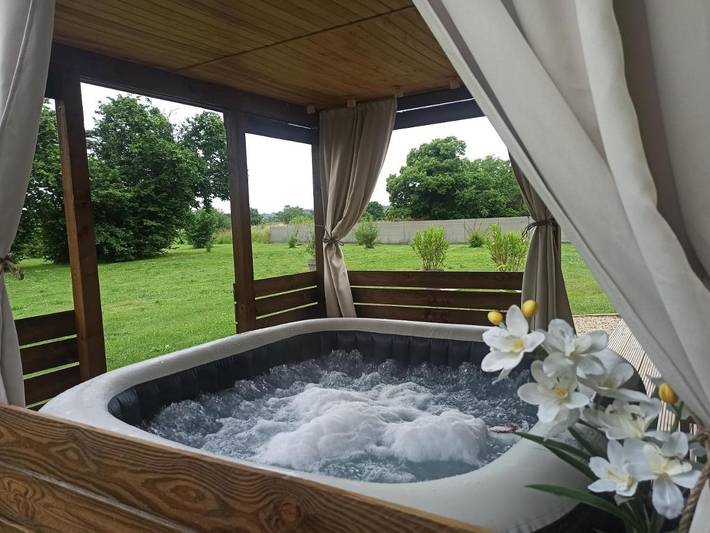 Appartement de vacances pour 3 personnes, avec terrasse et jacuzzi