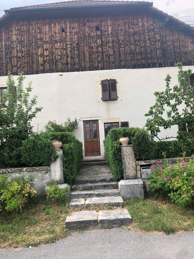 Location de vacances pour 2 personnes, avec jardin et vue à Frasne - 2