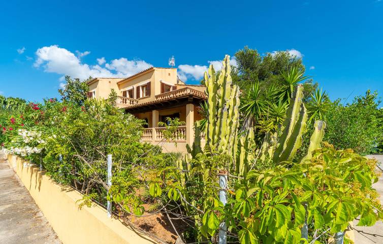 Gemütliches Apt mit Terrasse, Grill und AC 1,5km vom Strand entfernt in Colònia de Sant Pere, Artà