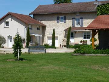 Gîte pour 4 personnes, avec terrasse dans Optevoz
