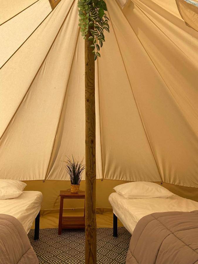 Location de vacances pour 2 personnes, avec jardin dans Plage De La Cale Lanveoc - 2