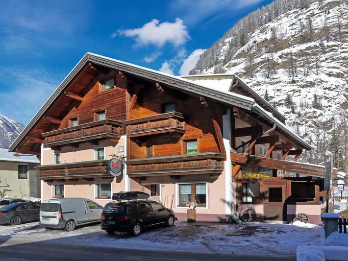 Ferienhaus für 30 Personen, mit Balkon/Terrasse und Sauna in Längenfeld