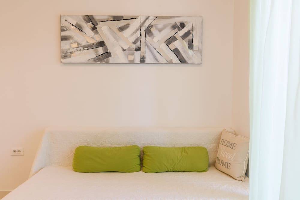 Ganze Wohnung, Luxus-Wohnung buchstäblich am Strand - spektakuläre Aussicht in Seget Vranjica, Split-Dalmatien