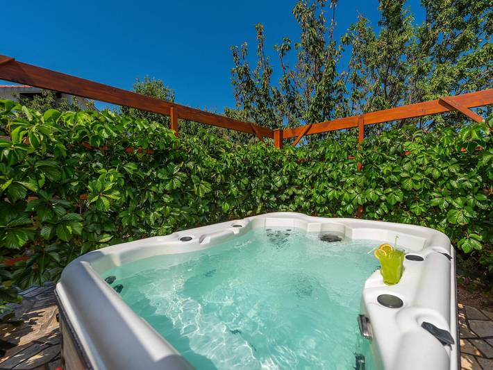Ferienhaus für 8 Personen, mit Terrasse und Garten in Zadar - 2