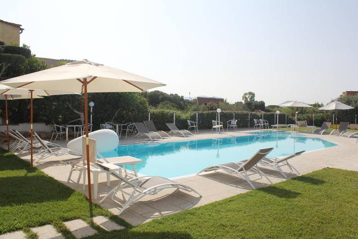 Maison d’hôte pour 26 personnes, avec Jardin et Piscine dans Olbia - 2