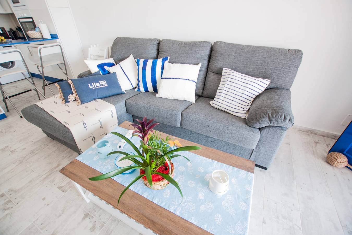 Entire apartment, Seashell Beach House on the frontline of the ocean in Punta de las Mujeres, Haría