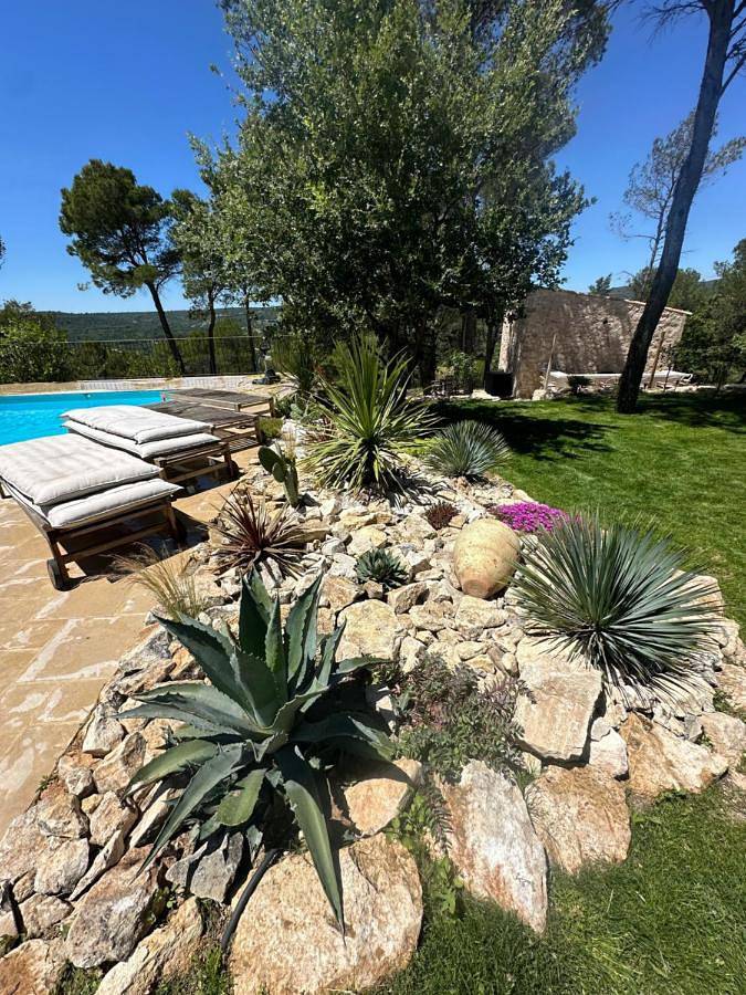 Location de vacances pour 10 personnes, avec piscine ainsi que jardin et vue à Murs - 3