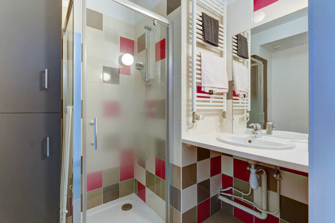 Studio entier, Le Lokup - Wifi - Proche tram in Reims, Marne