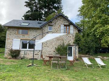 Gîte pour 5 personnes, avec vue dans Le Lonzac