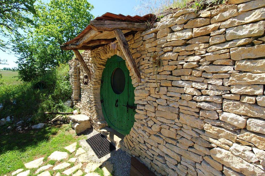La Maison Hobbit Troglodyte du Mas de Saillac in Lavaurette, Massif central